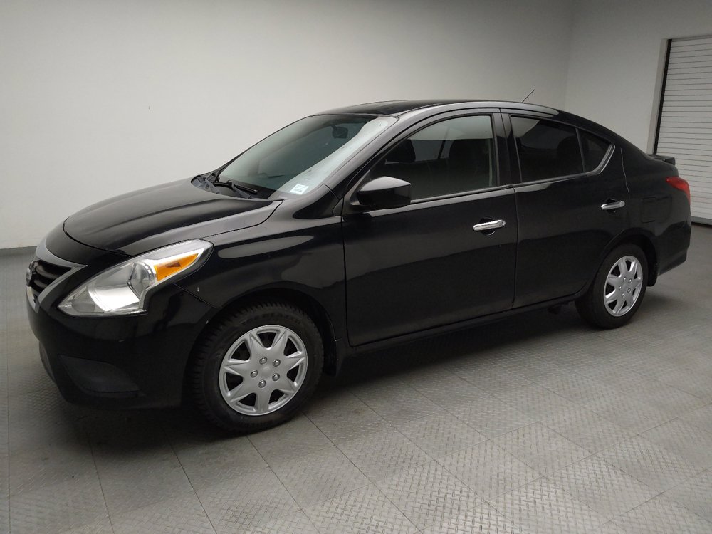 Used 2019 Nissan Versa SV FWD image 2