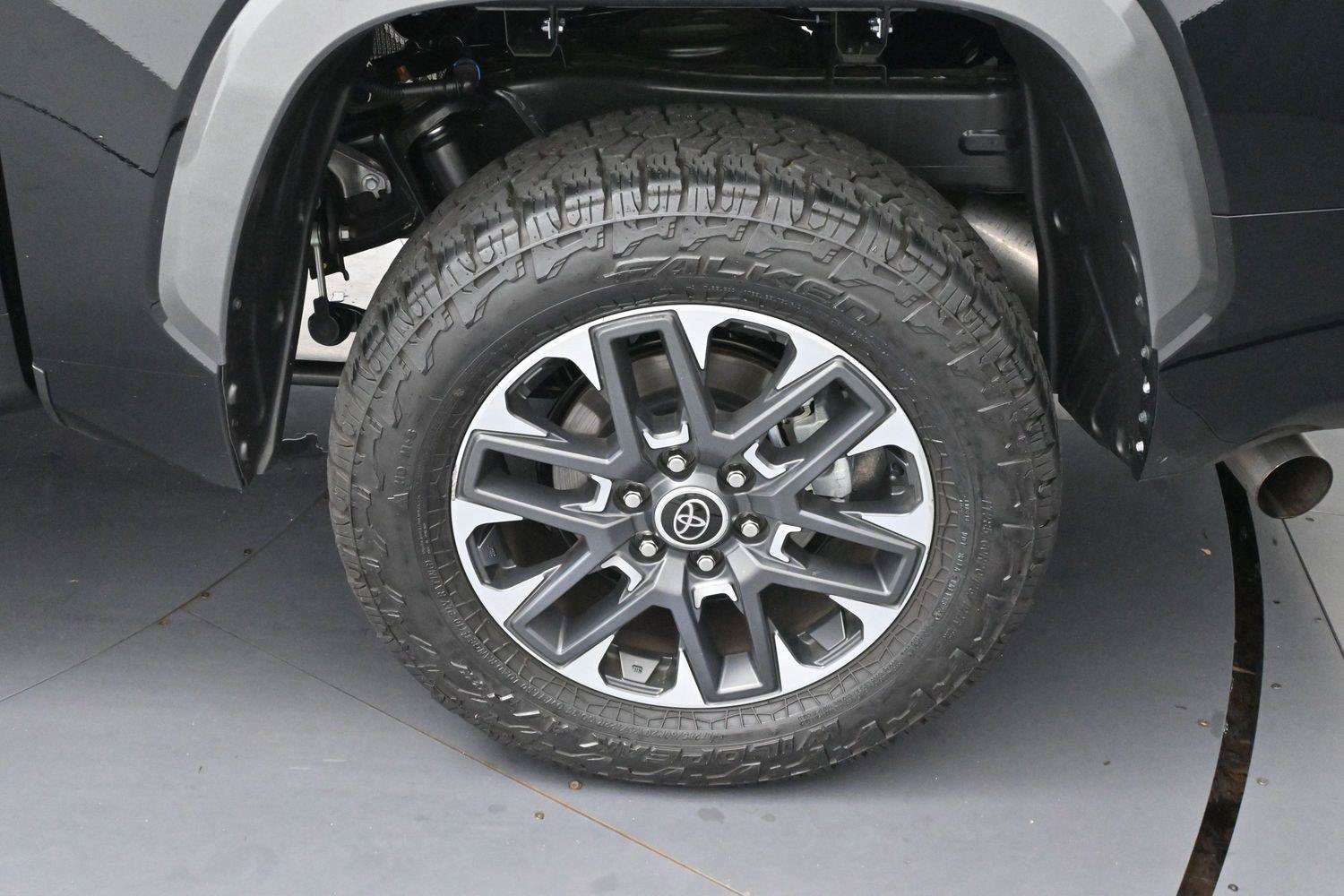 Used 2026 Toyota Tundra Limited AWD/4WD image 31