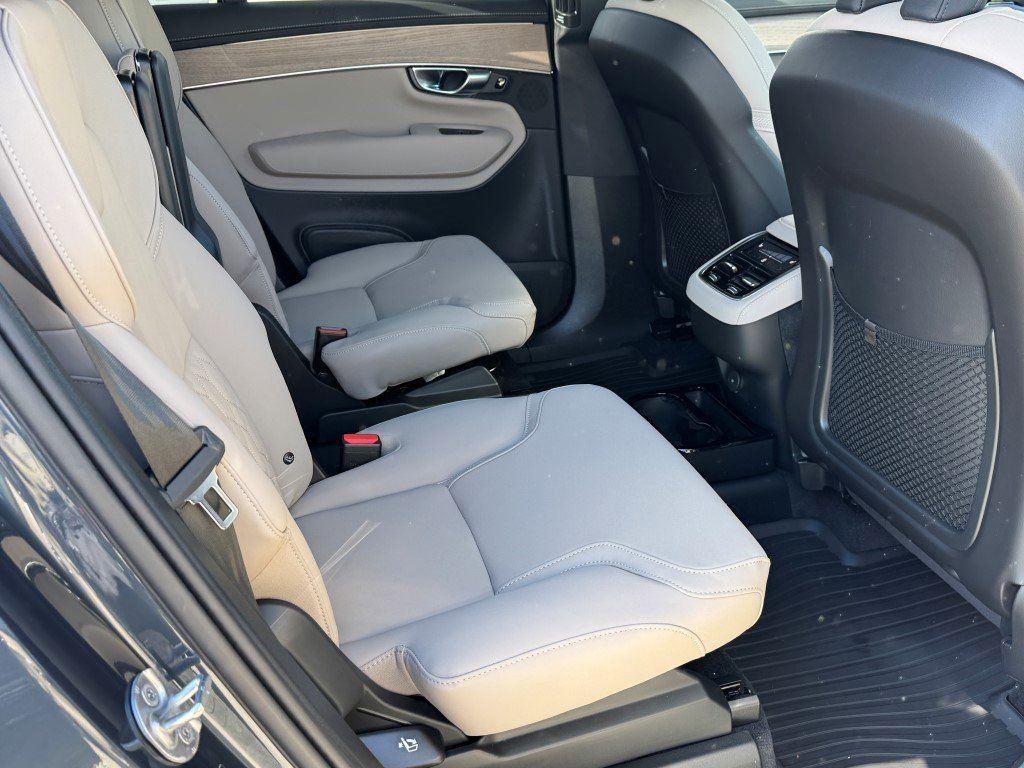 New 2026 Volvo XC90 B5 Plus w/ Protection Package Premier image 14