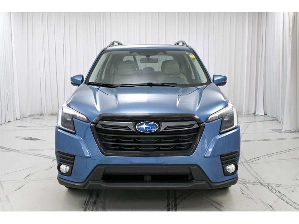 Used 2022 Subaru Forester Limited image 3
