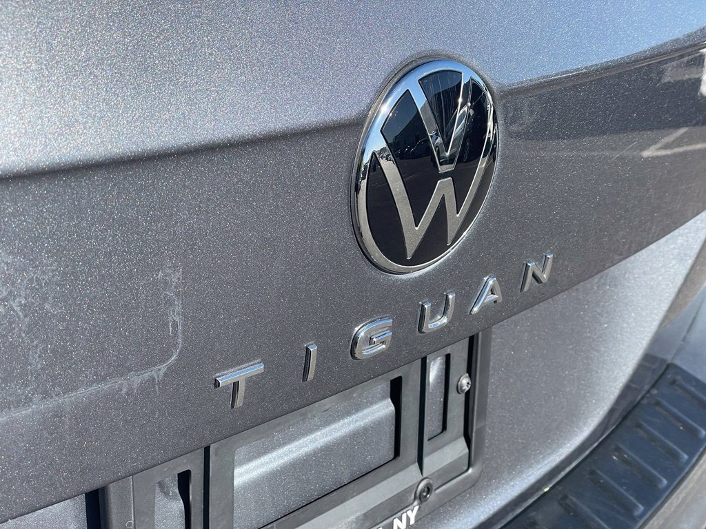 Used 2024 Volkswagen Tiguan SE R-Line AWD/4WD image 30