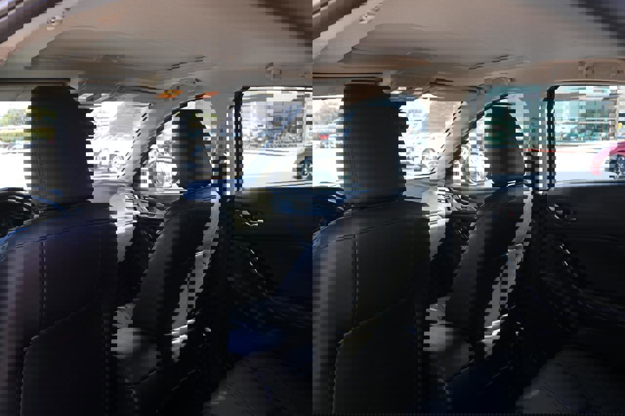 Used 2018 MAZDA MAZDA3 Touring image 19