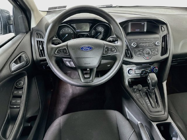 Used 2018 Ford Focus SE w/ SE Appearance Package FWD image 25