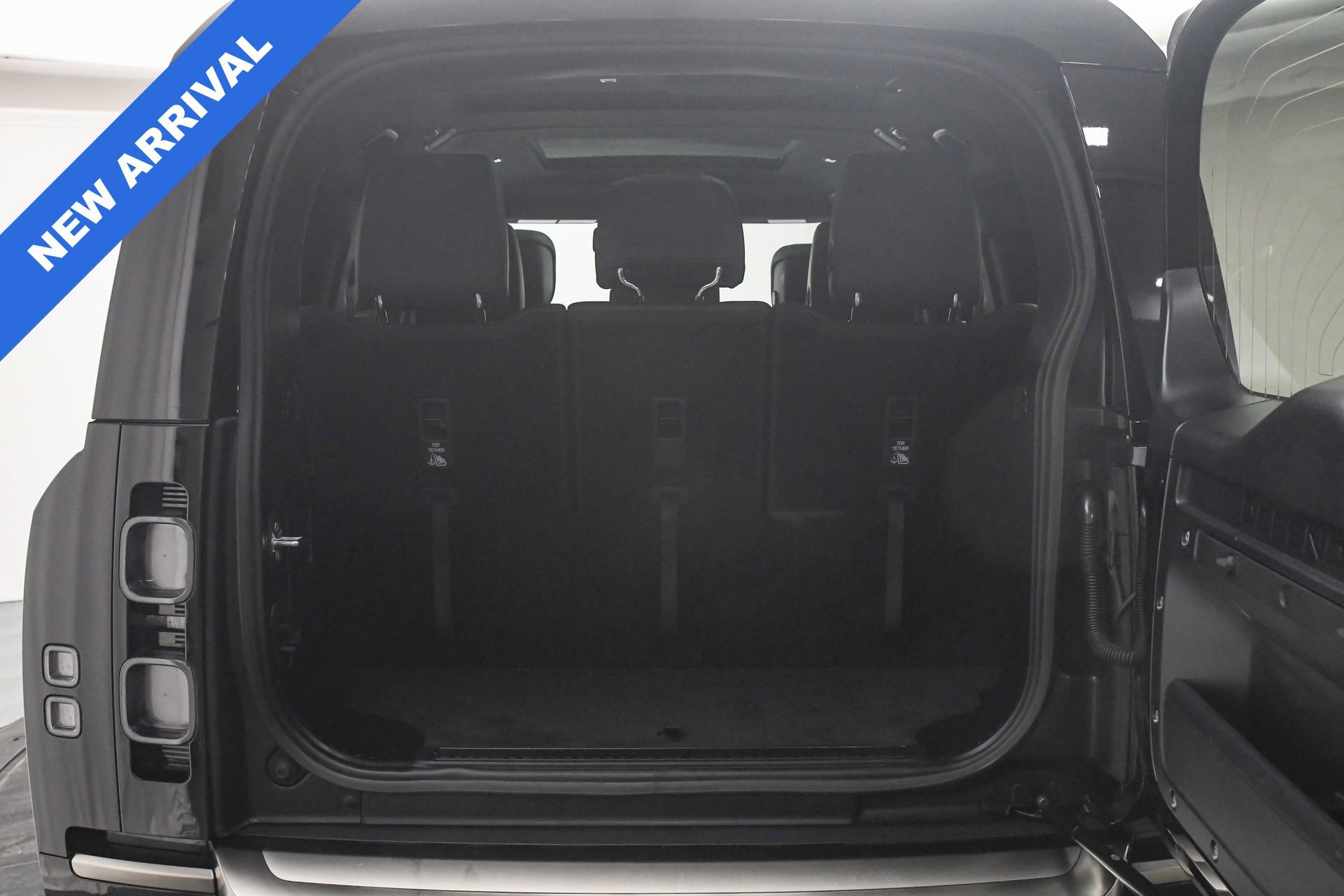 Used 2023 Land Rover Defender 130 X image 8