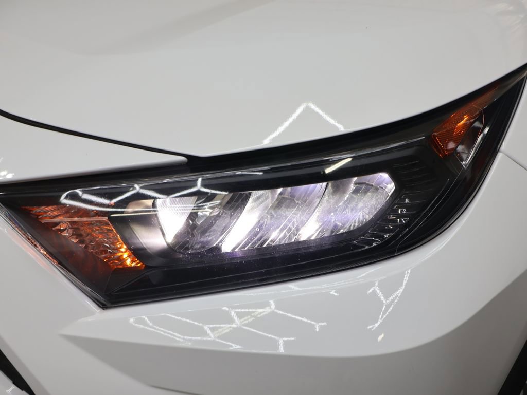 Used 2020 Toyota RAV4 LE FWD image 28