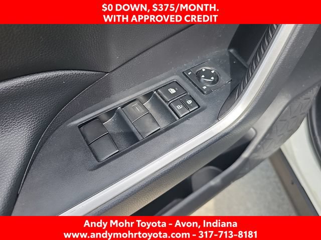 Used 2020 Toyota RAV4 LE AWD/4WD image 12