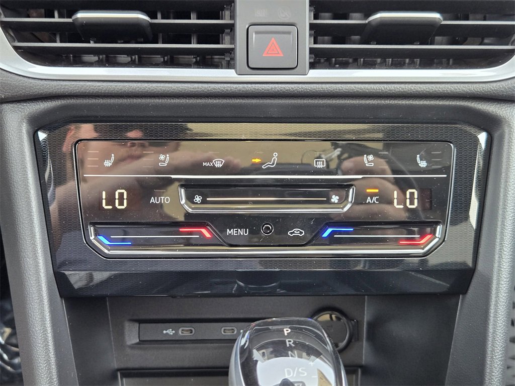 New 2025 Volkswagen Taos SEL image 16