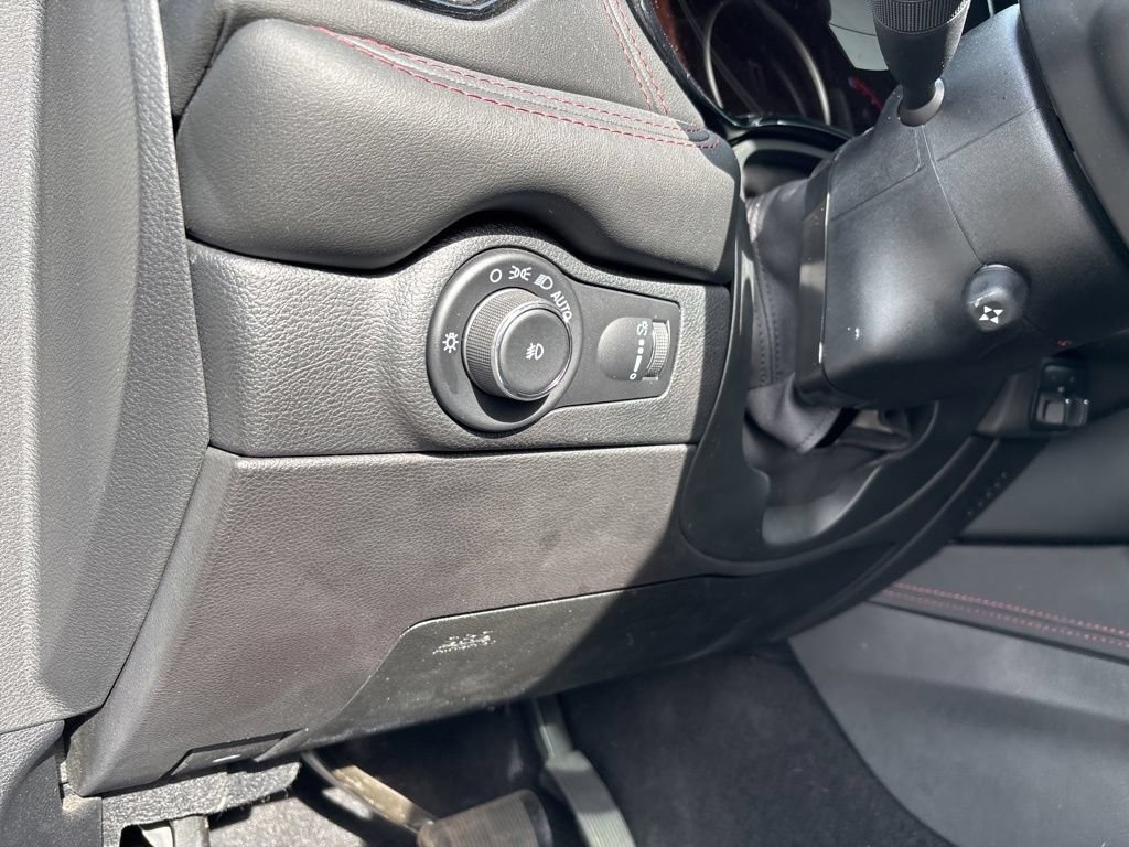 Used 2021 Dodge Durango R/T w/ Technology Group AWD/4WD image 6