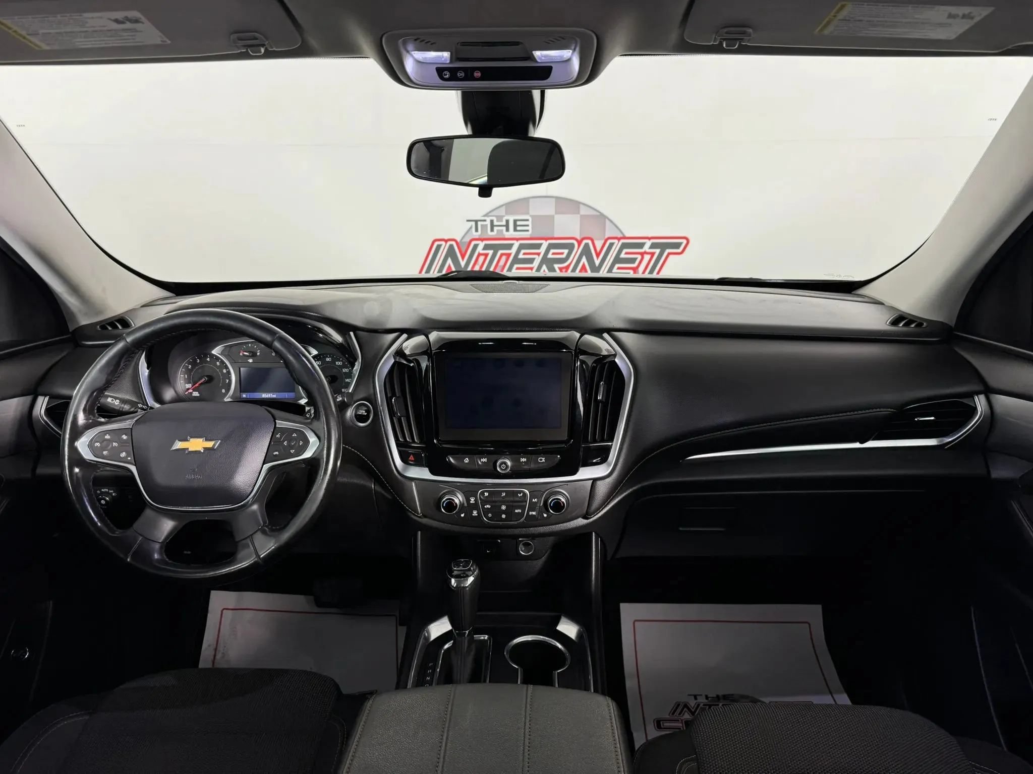 Used 2020 Chevrolet Traverse LT FWD image 11