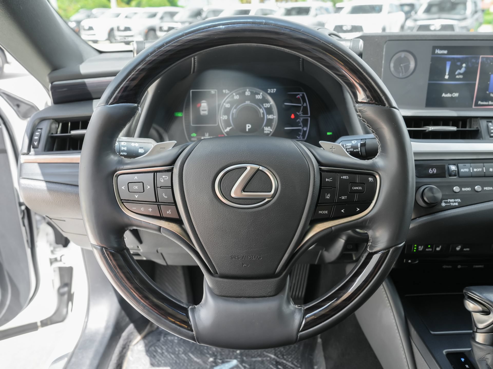 Used 2020 Lexus ES 300h w/ Premium Package FWD image 9