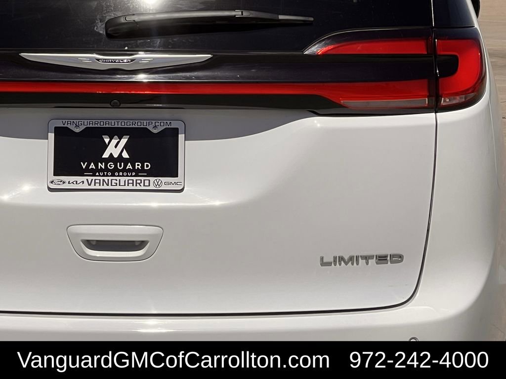 Used 2023 Chrysler Pacifica Limited image 5