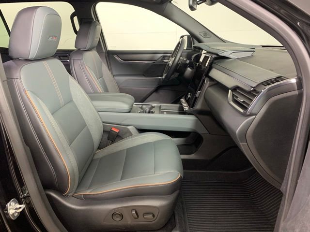 Used 2025 GMC Acadia AT4 image 24