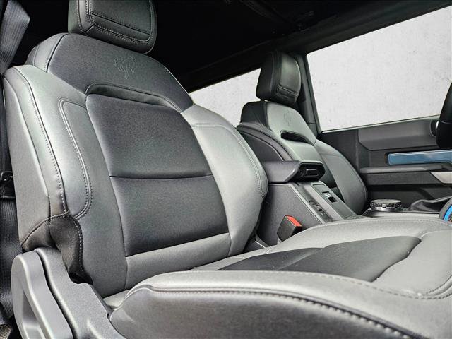 Used 2023 Ford Bronco Black Diamond w/ Sasquatch Package image 19