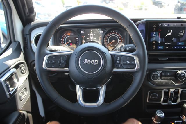 Used 2025 Jeep Wrangler Unlimited Sahara AWD/4WD image 13