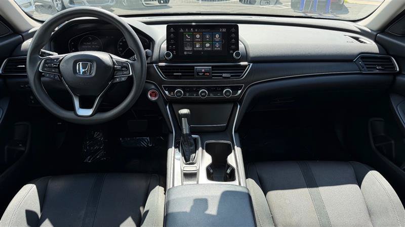 Used 2018 Honda Accord EX image 17