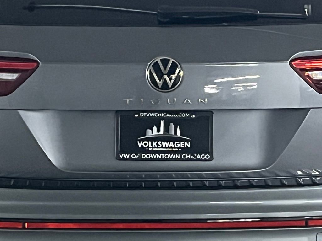 Used 2023 Volkswagen Tiguan SE R-Line AWD/4WD image 34