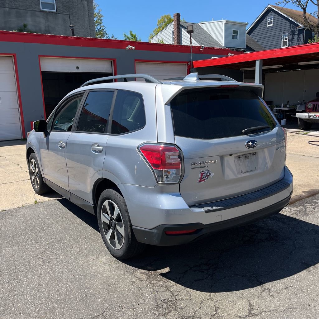 Used 2017 Subaru Forester 2.5i Premium w/ Popular Package #2A AWD/4WD image 5