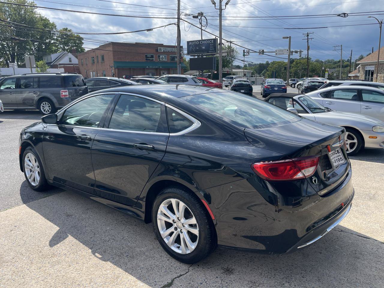 Used 2015 Chrysler 200 Limited FWD image 10