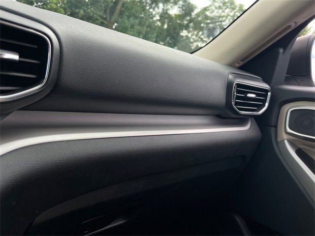 Used 2024 Ford Explorer XLT w/ Equipment Group 202A image 17