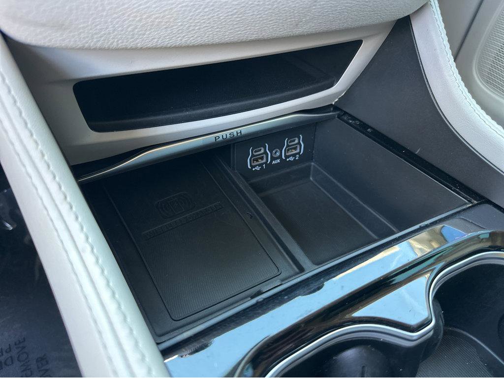 Used 2022 Chrysler Pacifica Limited image 28