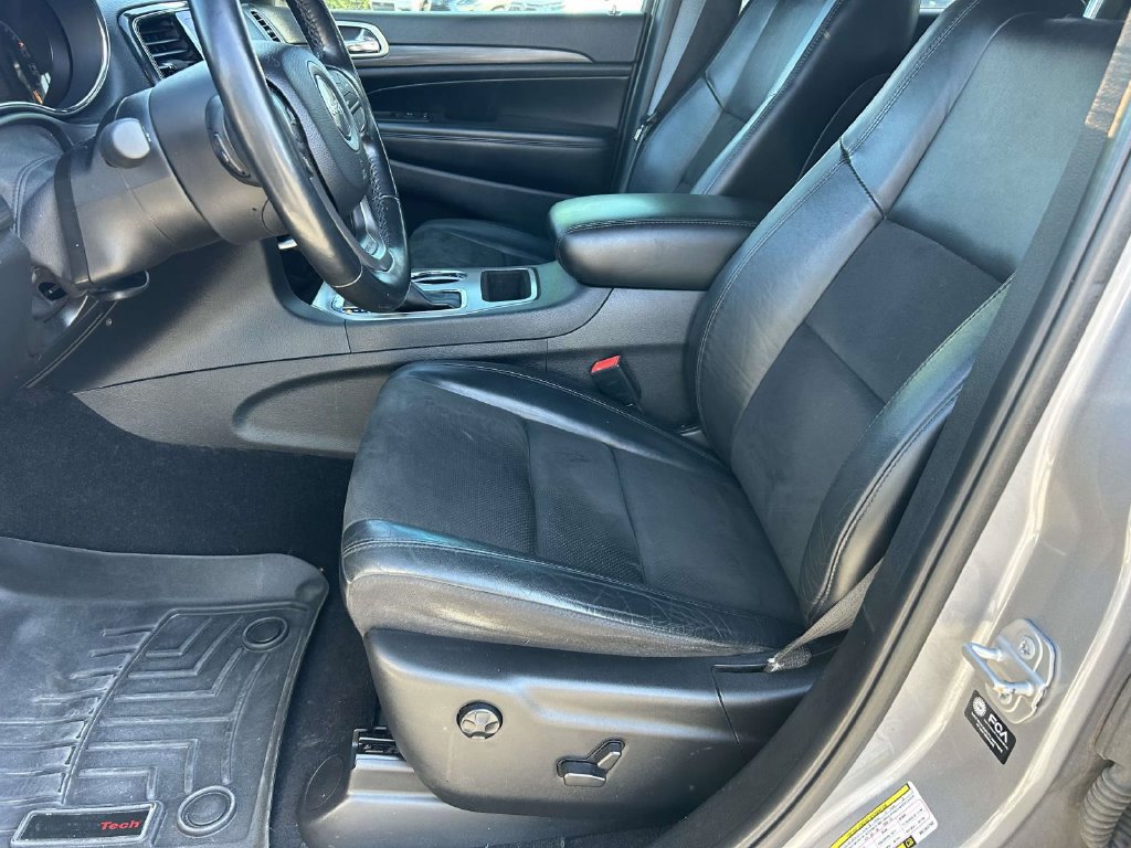 Used 2021 Jeep Grand Cherokee Laredo X AWD/4WD image 16