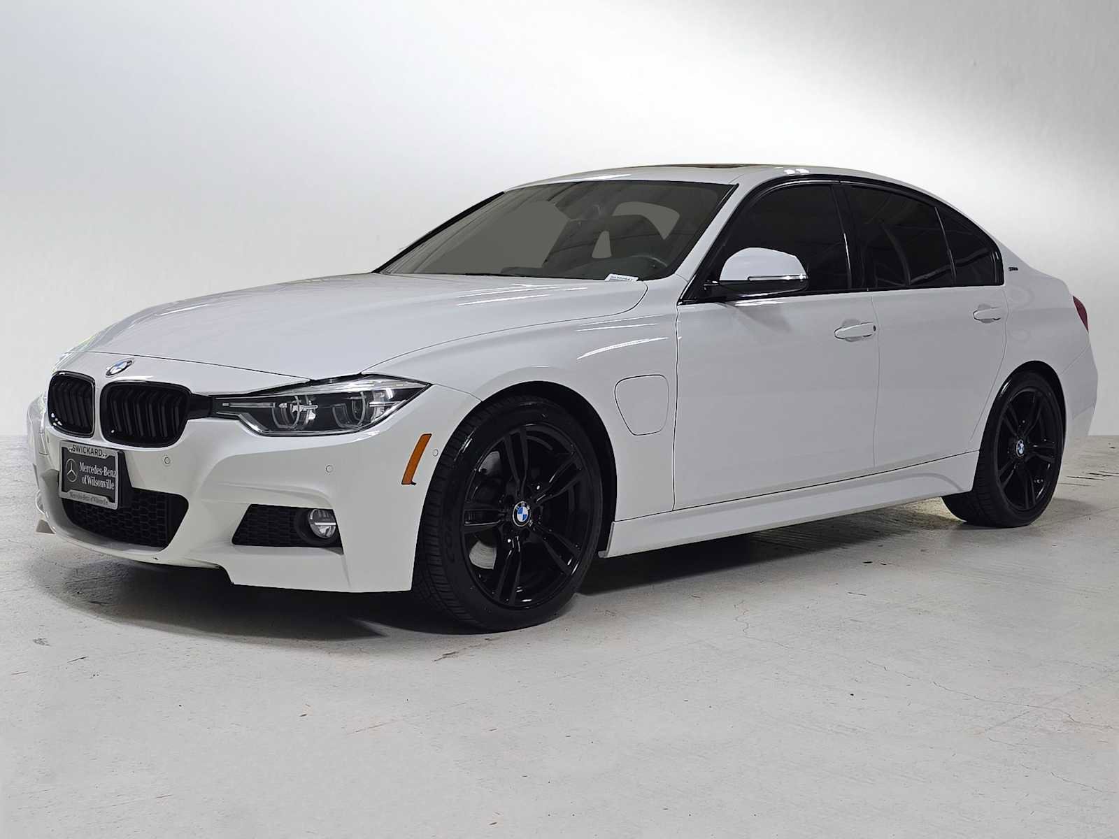 Used 2017 BMW 330e 330e iPerformance image 7