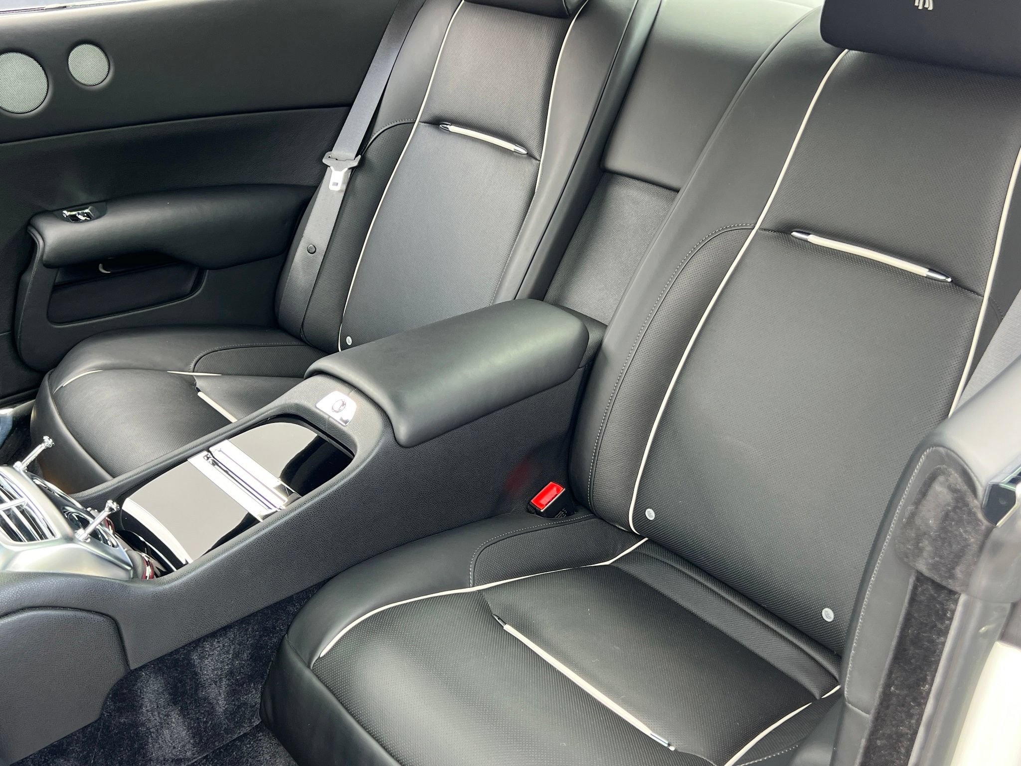 Used 2015 Rolls-Royce Wraith RWD image 18