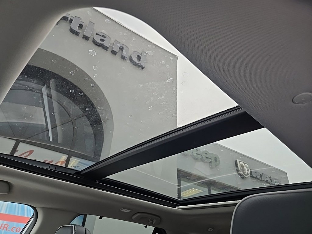 Used 2023 Honda Pilot Elite image 71