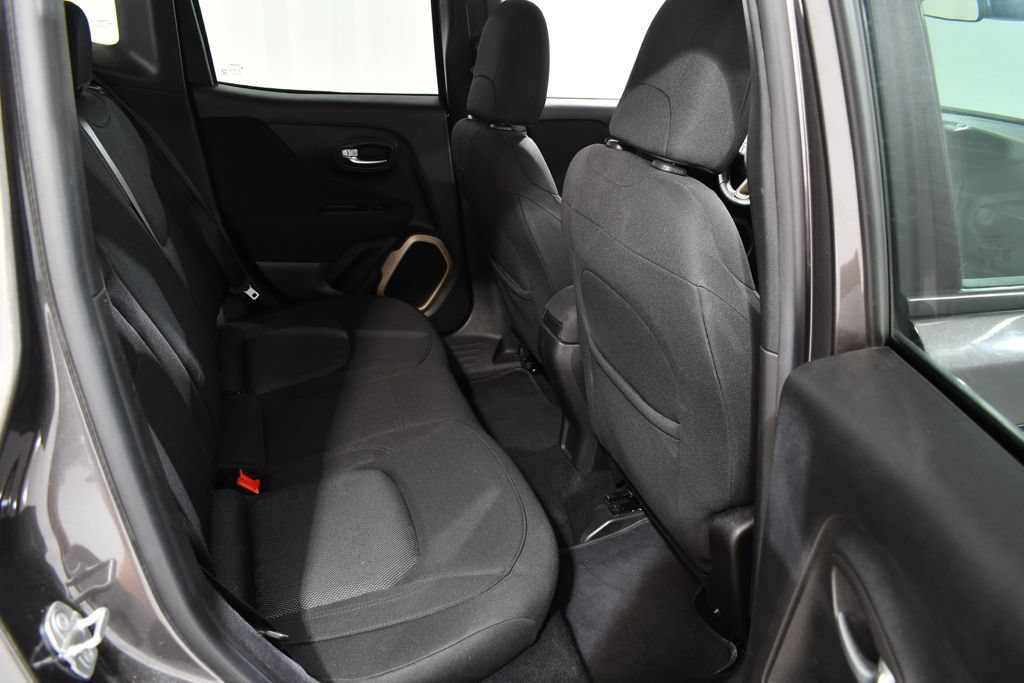 Used 2017 Jeep Renegade Latitude AWD/4WD image 19