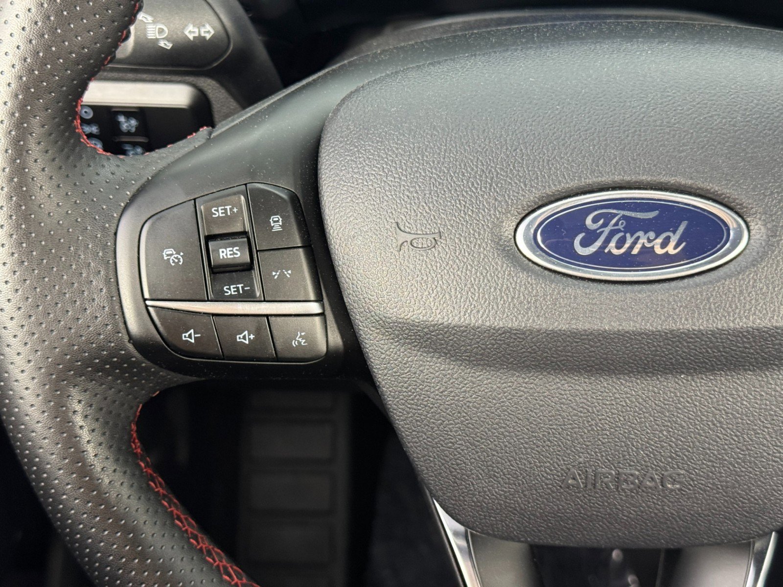 Used 2024 Ford Escape ST-Line w/ Tech Pack #1 AWD/4WD image 19