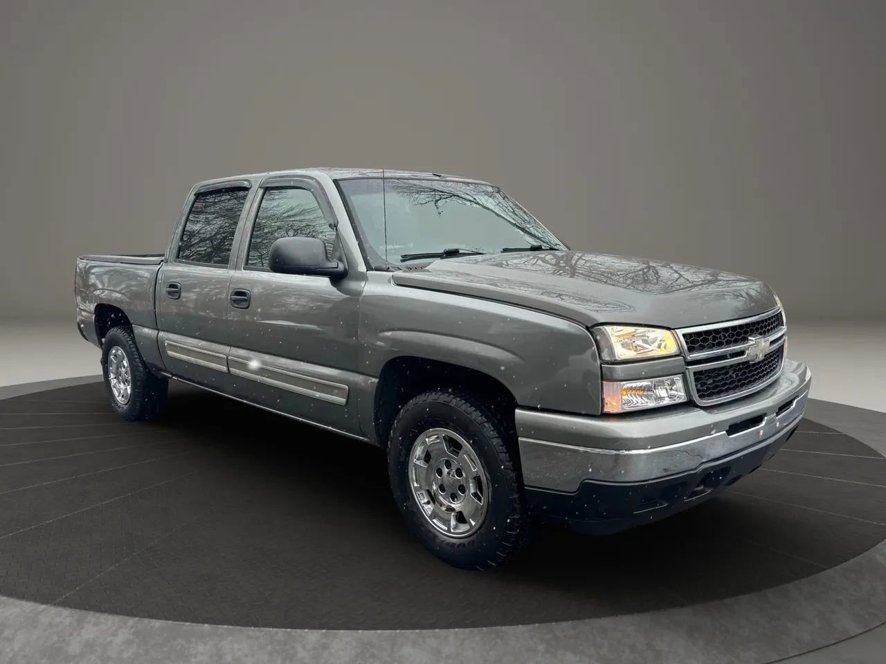 Used 2006 Chevrolet Silverado 1500 LT w/ Light Duty Power Package AWD/4WD image 4