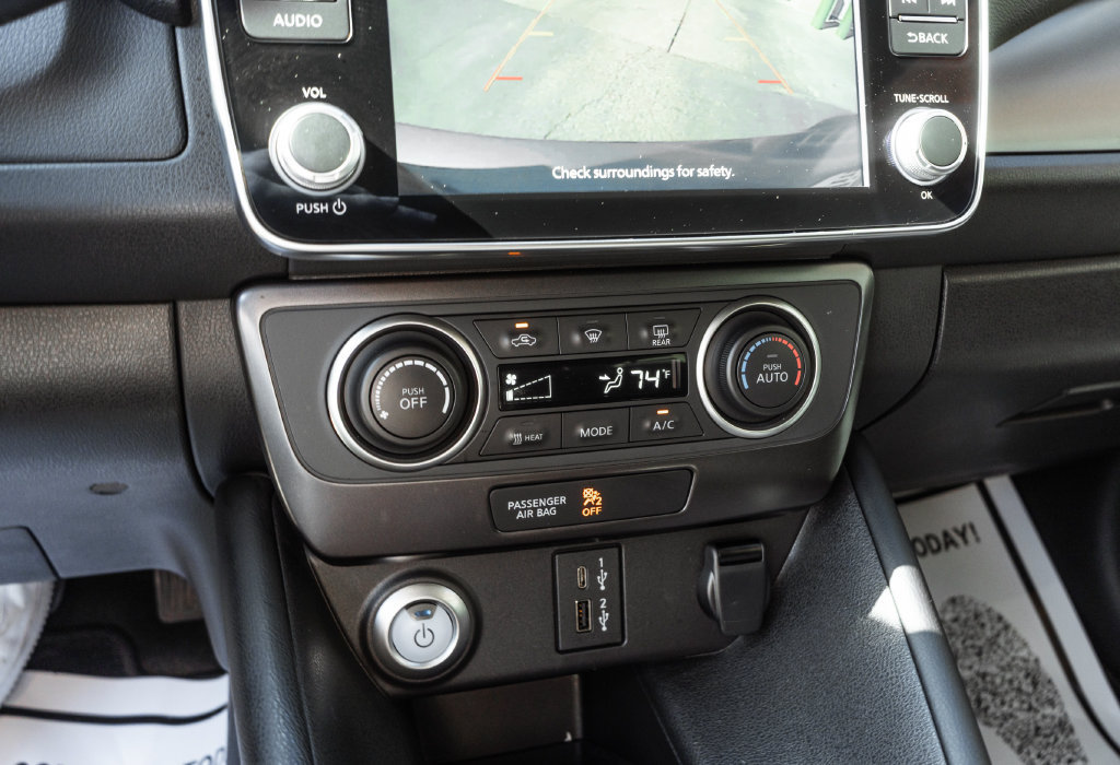 Used 2025 Nissan Leaf S FWD image 17