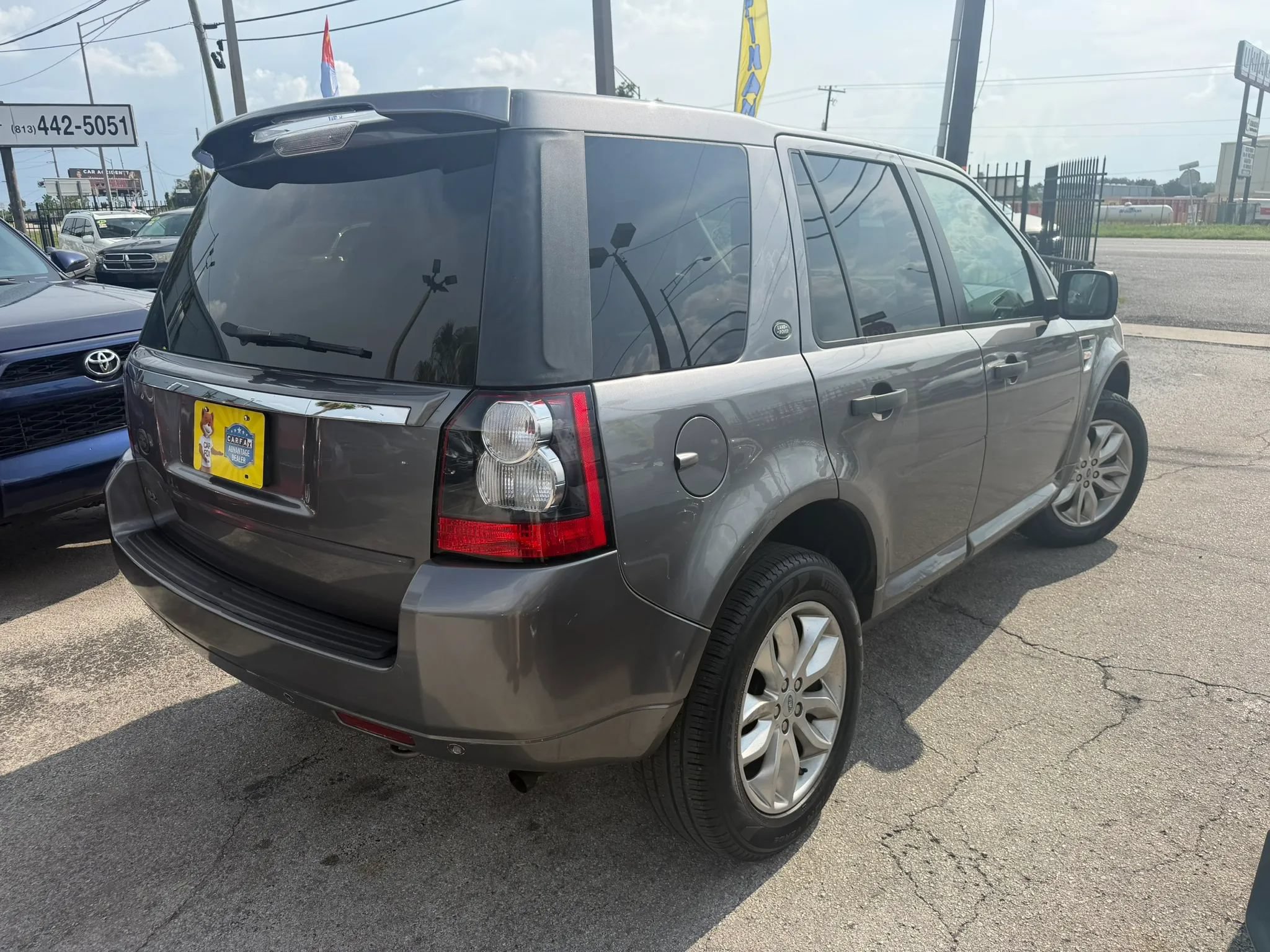 Used 2011 Land Rover LR2 HSE AWD/4WD image 4