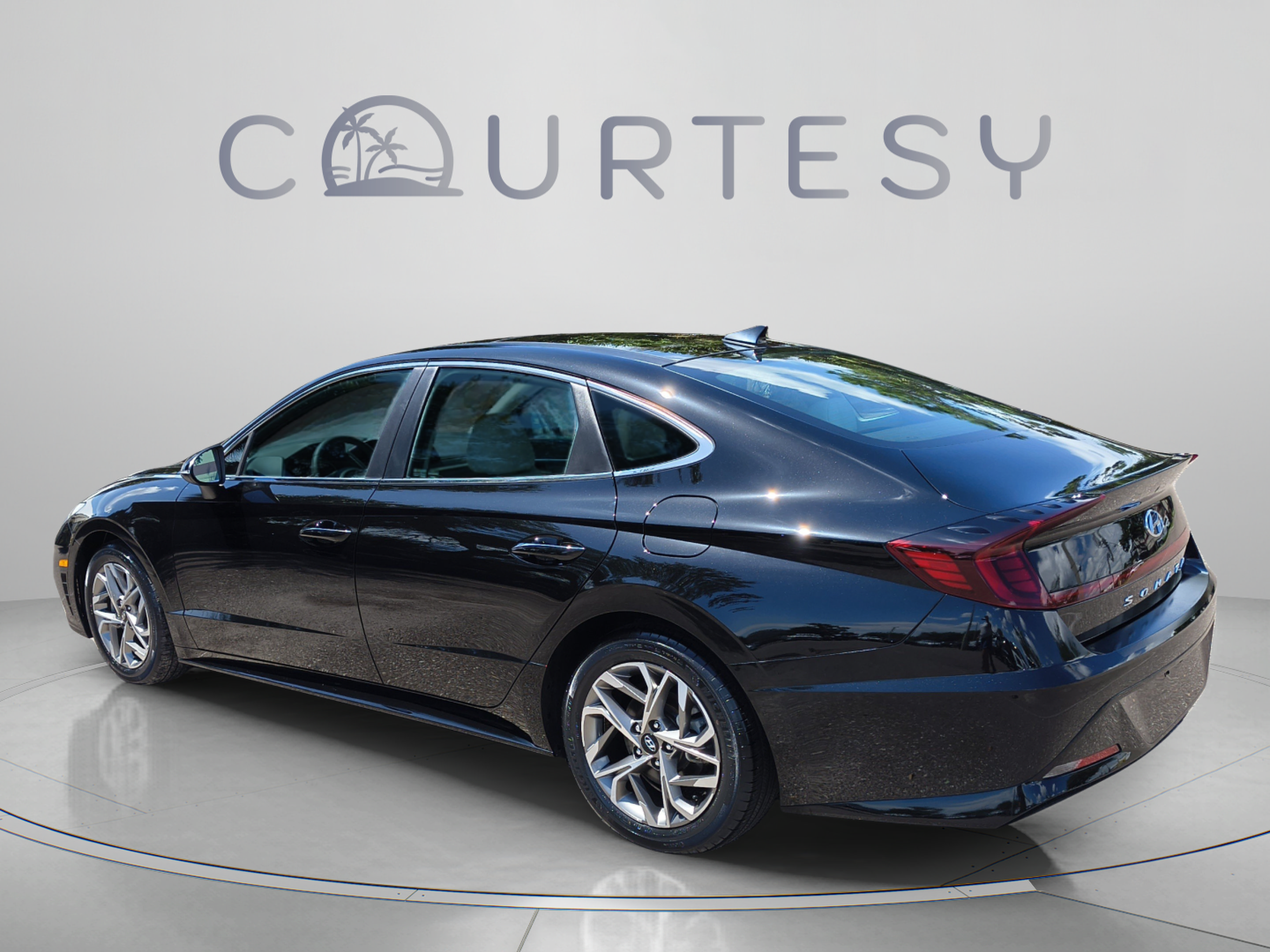 Certified 2021 Hyundai Sonata SEL w/ Convenience Package FWD image 3