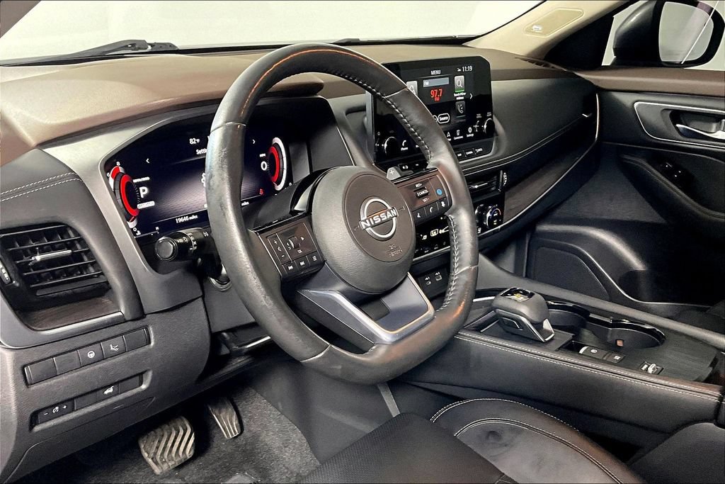 Used 2023 Nissan Rogue Platinum w/ Platinum Premium Package FWD image 13