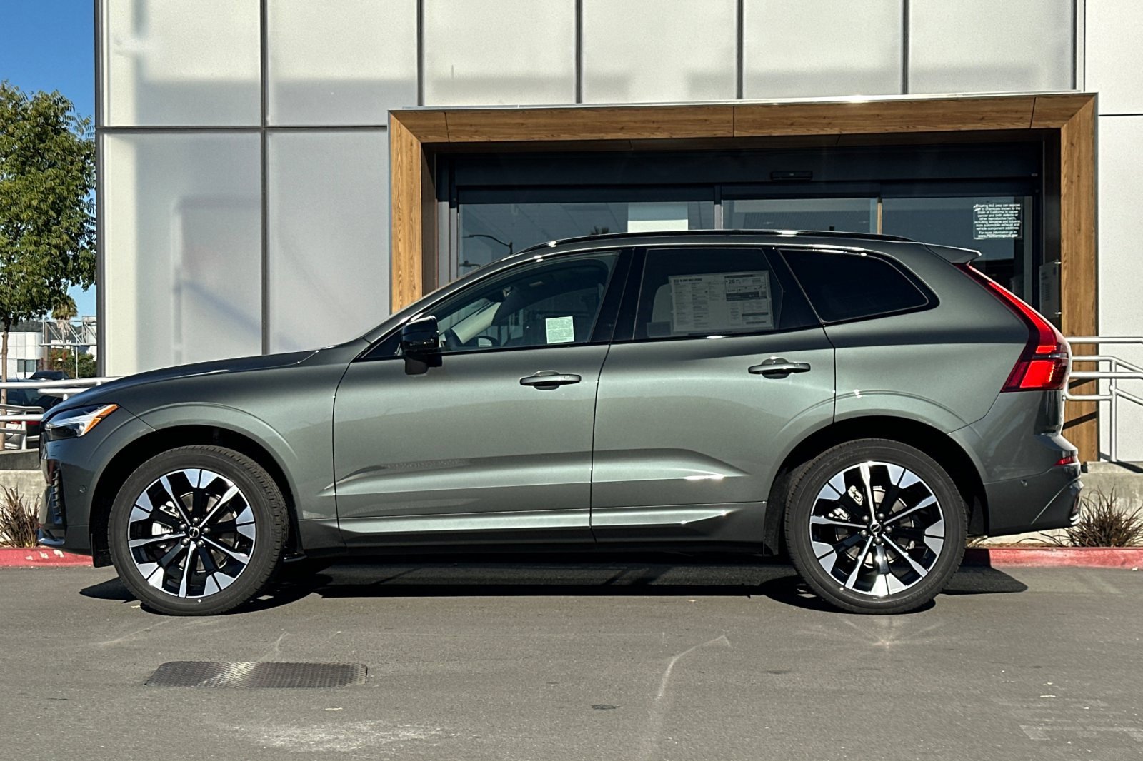 New 2026 Volvo XC60 B5 Plus w/ Climate Package image 5
