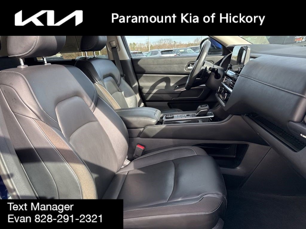 Used 2022 Nissan Pathfinder SL w/ SL Black Package image 34