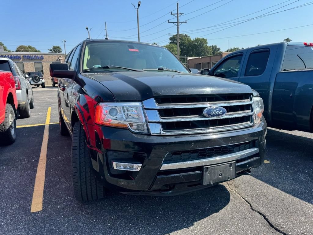 Used 2017 Ford Expedition Limited w/ Equipment Group 301A AWD/4WD image 2