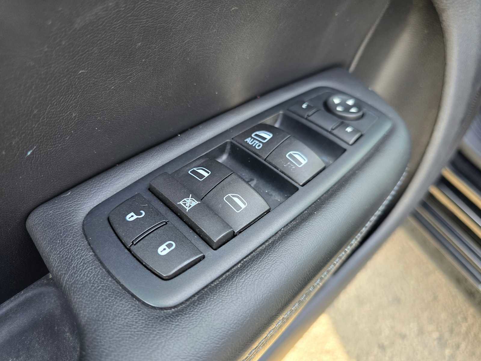 Used 2016 Chrysler 200 S image 24