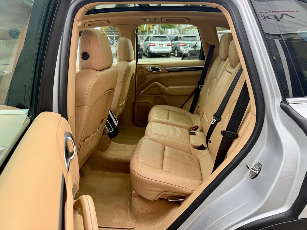 Used 2014 Porsche Cayenne S AWD/4WD image 13