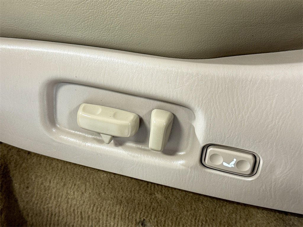 Used 1999 Toyota Land Cruiser image 25