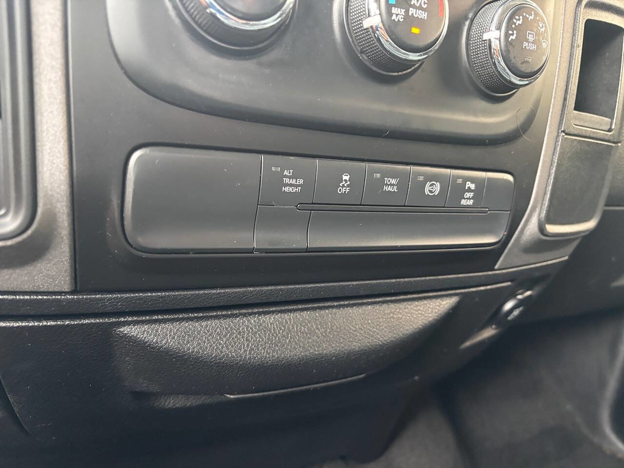 Used 2016 RAM 2500 Tradesman w/ Chrome Appearance Group image 28