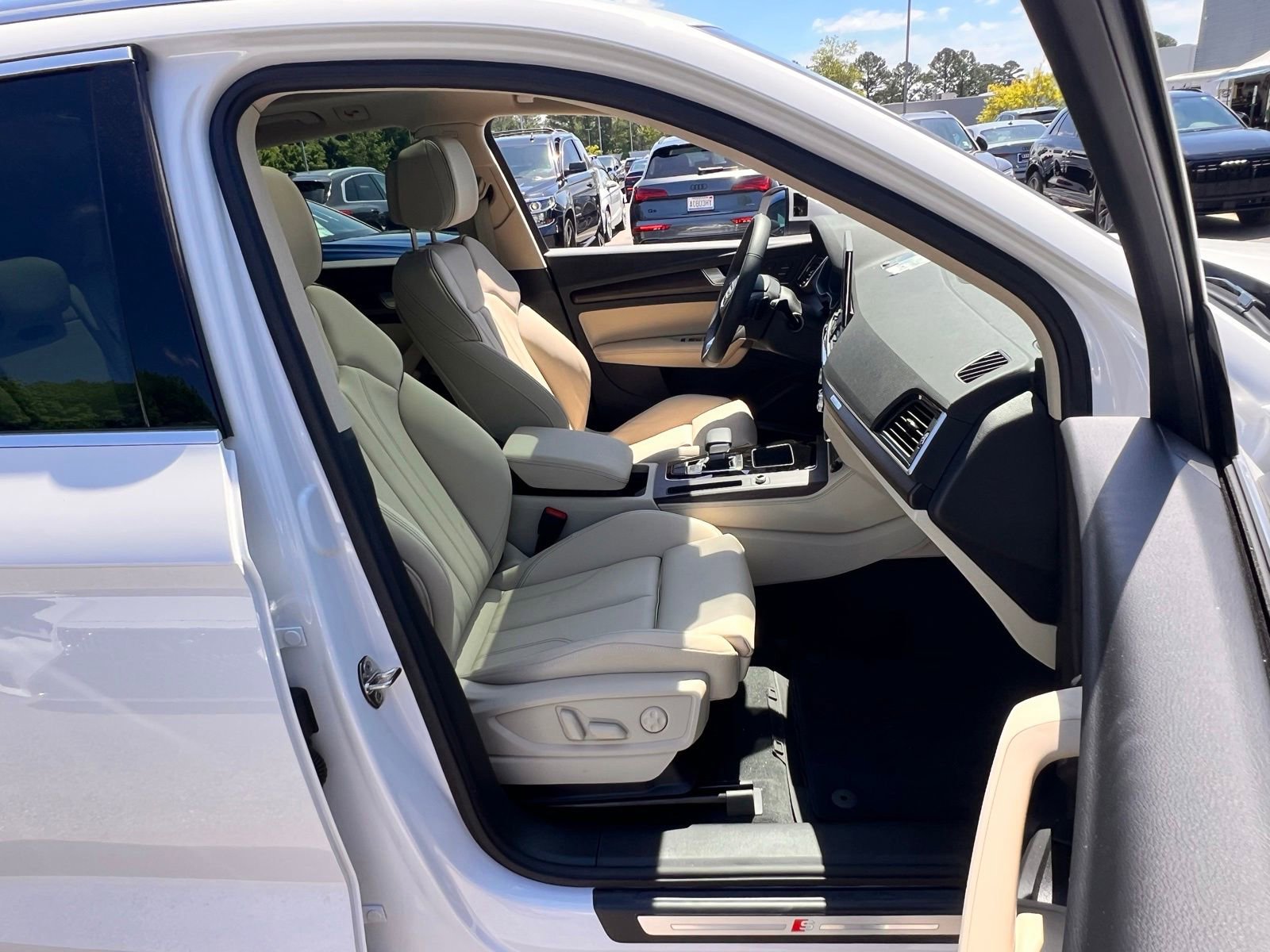 Used 2025 Audi Q5 2.0T Premium Plus AWD/4WD image 36