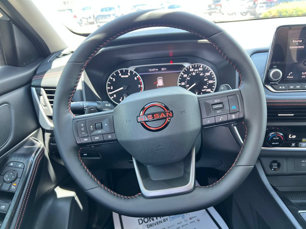 Used 2025 Nissan Rogue SV AWD/4WD image 17