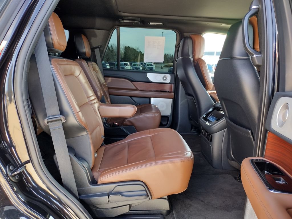 Used 2022 Lincoln Navigator Reserve AWD/4WD image 12