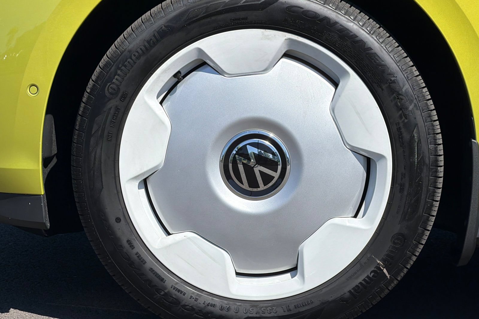 New 2025 Volkswagen ID. Buzz 1st Edition AWD/4WD image 25