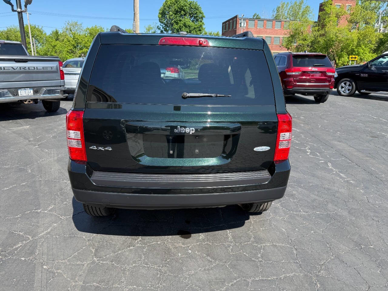 Used 2013 Jeep Patriot Latitude w/ Sun/Sound Group AWD/4WD image 5
