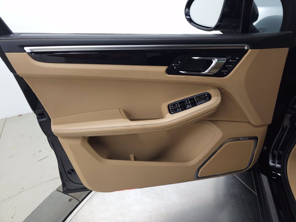 Used 2018 Porsche Macan S AWD/4WD image 13