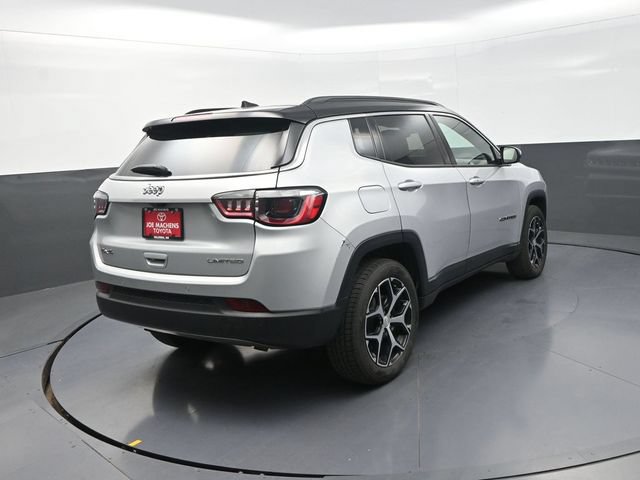 Used 2024 Jeep Compass Limited AWD/4WD image 8