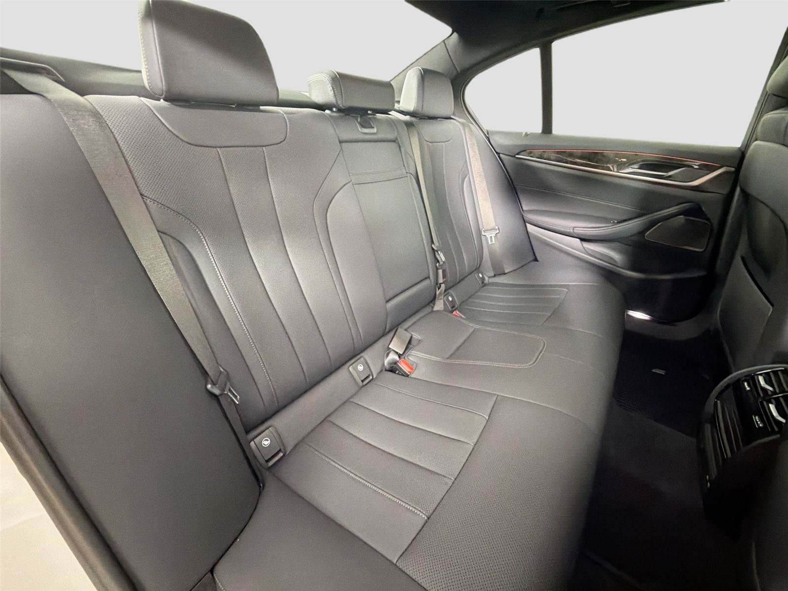 Certified 2023 BMW 530i w/ Premium Package RWD image 26